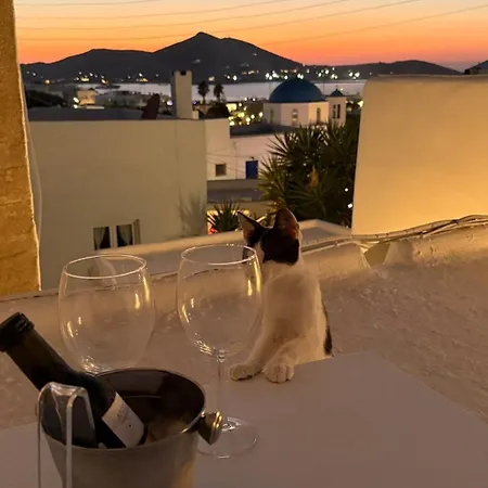 Renovated 100yo Cycladic In Center Of بيت للعطل